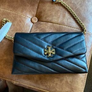 Final sale NWT-Black Tory Burch Kira leather chevron crossbody bag